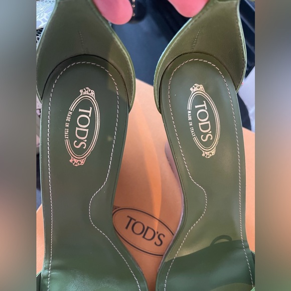 *DONATED to DRESS FOR SUCCESS*
Authentic Tod’s Zeppa Wedge Sandal, Sz 9 - Picture 2 of 9